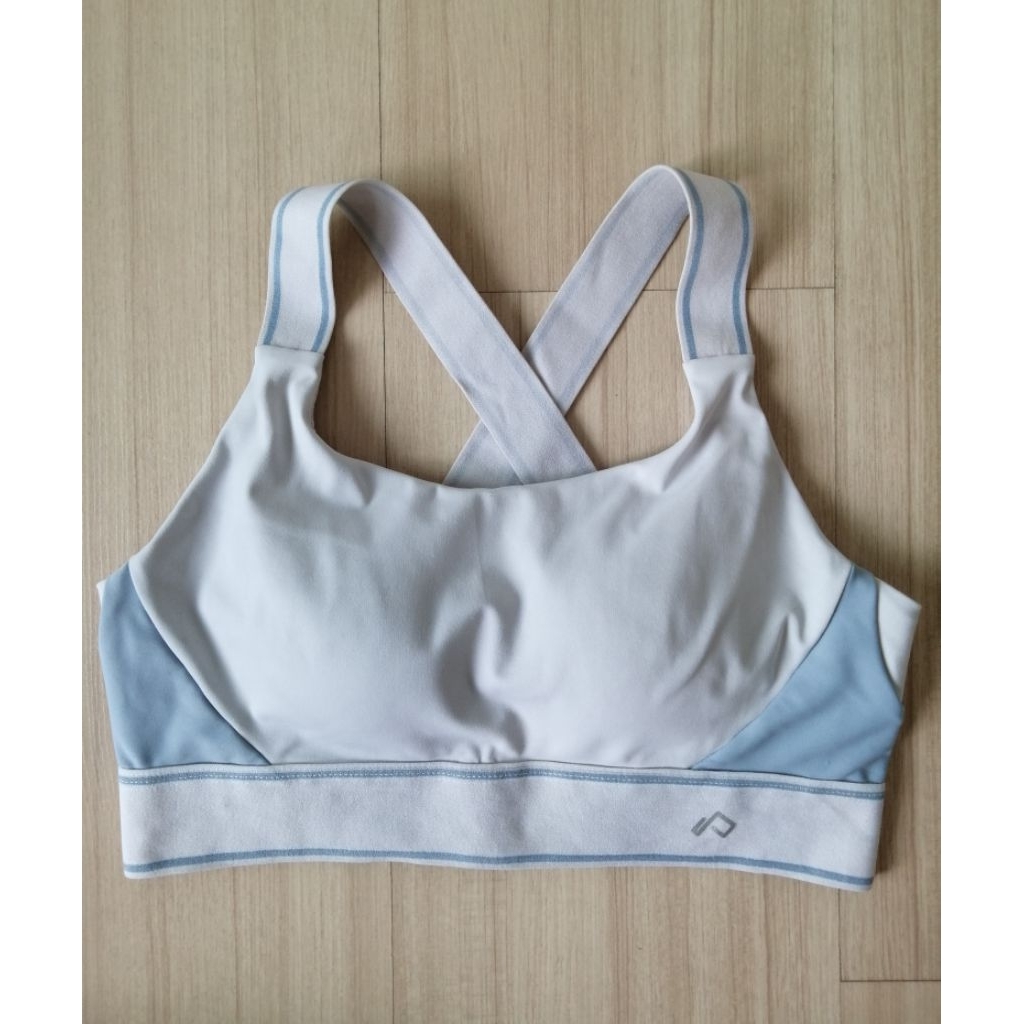 เสื้อออกกำลังกายครึ่งตัว สีขาวฟ้าอ่อน 160/84A Size M ตะขอหลังใส่ง่ายสามารถเลื่อนตะขอได้3ระดับ A70-75