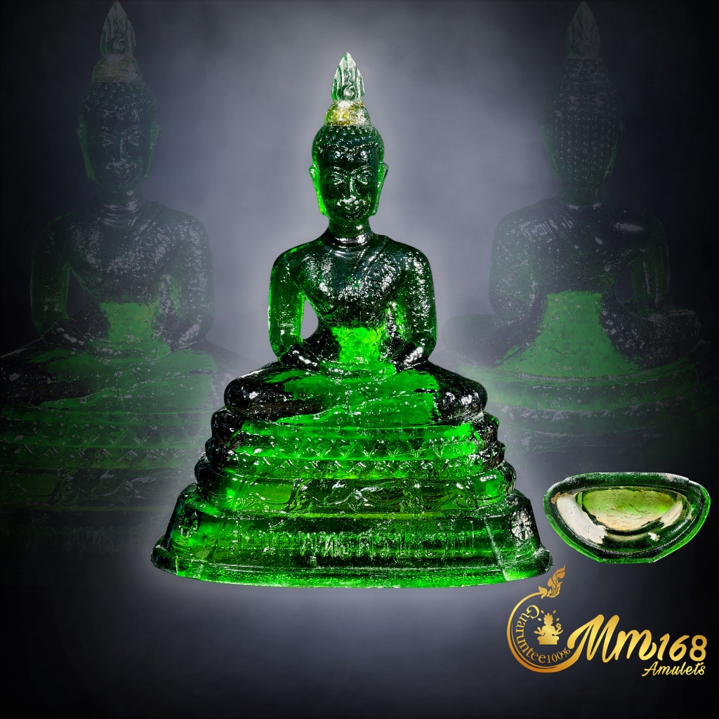 ประกันแท้ พระแก้วมรกต เนื้อแก้วสีเขียว บล็อกนิยม (JAPAN) ออกในงานฉลอง พิธีเสก 25 ศตวรรษ ปี 2500 ฐานอ