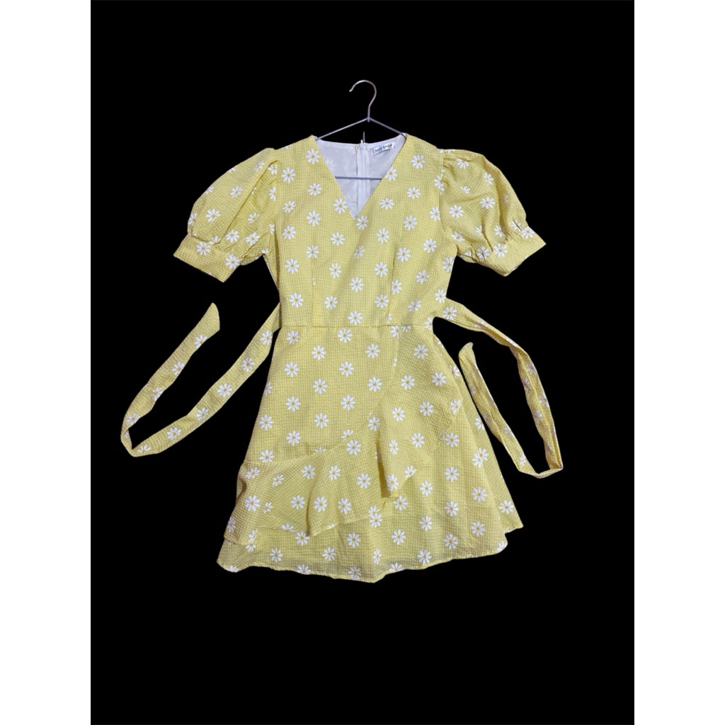 ชุดเดรสสีเหลืองอ่อน แบรนด์NUY SHOP