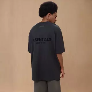 ส่วนลด 50% Fear of God Essentials SS22 T-Shirt Logo กำมะหยี่ เสื้อคู่รัก