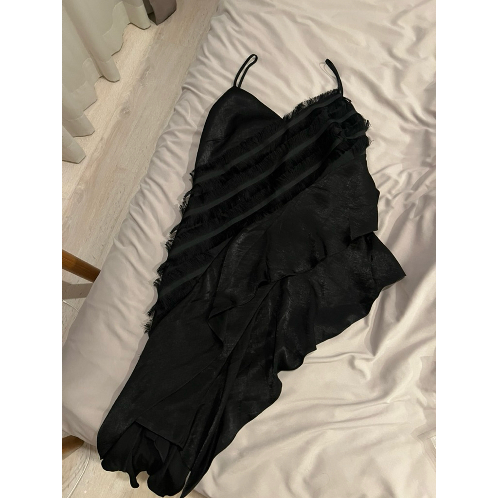 Milin Top Black สายเดี่ยวสีดำ แบรนด์ Milin