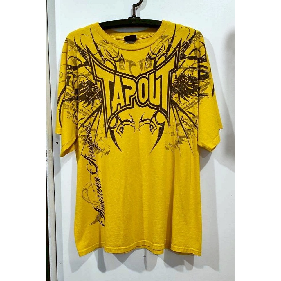TAPOUT Vintage Y2K   เสื้อยืดมือสอง สีเหลือ size XL