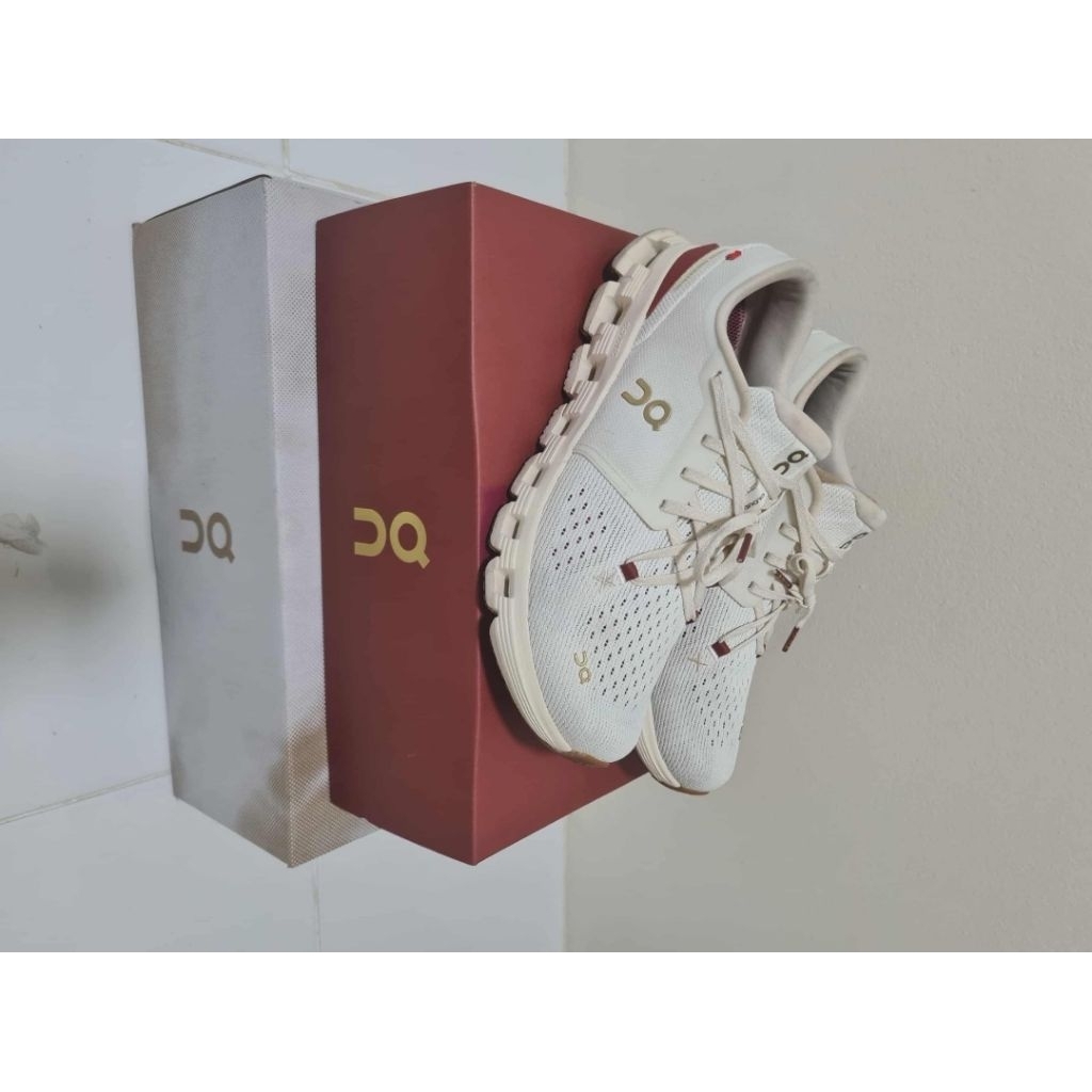 On cloud X4 Year of snake มือสองของแท้💯