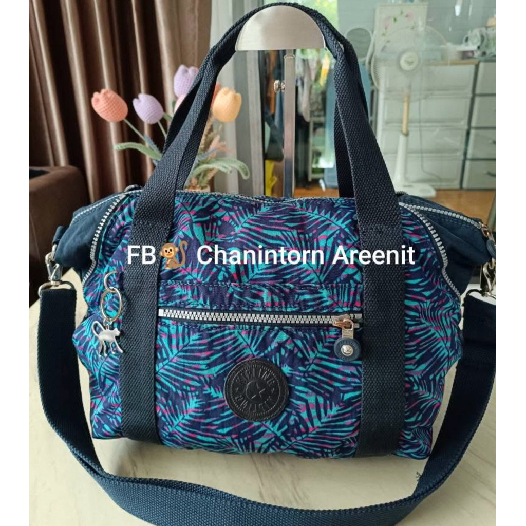 kipling มือสอง ลายใบไม้