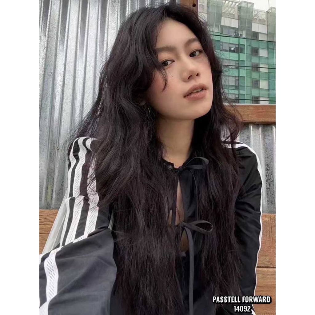 Korea sporty 2pcs set Set2ชิ้นเสื้อแขนยาวแต่งแถบ แขนขาวได้ลุคsportyดีเทล แต่งผูกโบหน้างานสวยมากๆค่า แนะนำเลยค่าาารุ่นนี้