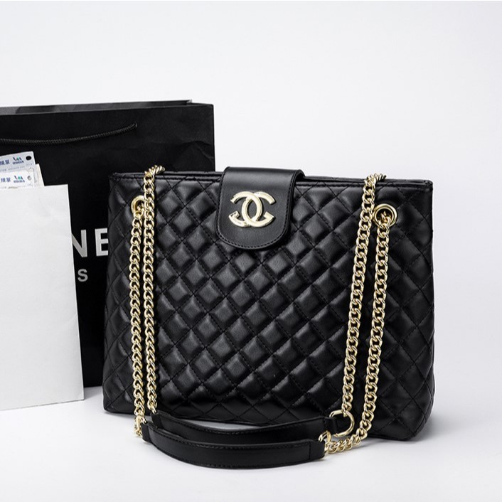 กระเป๋าสะพายผู้หญิงทรงโท้ท12”หนังนิ่มอยู่ทรงสวยหรู tote bag women(รหัส68298)