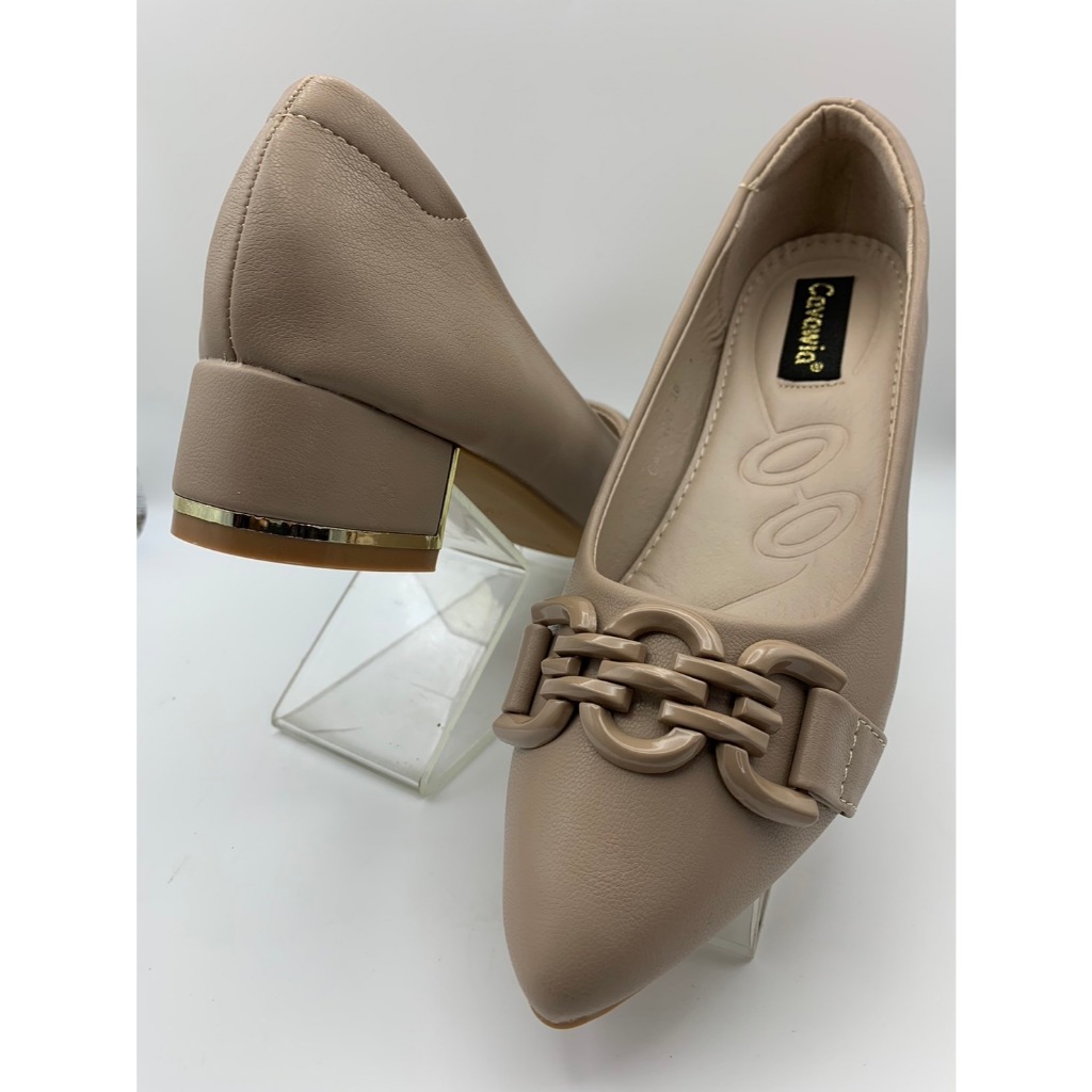 รองเท้าคัชชูส้น1นิ้ว หนังนิ่ม ใส่ทนด้านหน้าติดอะไหล่อะคริลิคหัวเหลี่ยมทรงสวยจะใส่เที่ยวหรือทำงานก็ดู