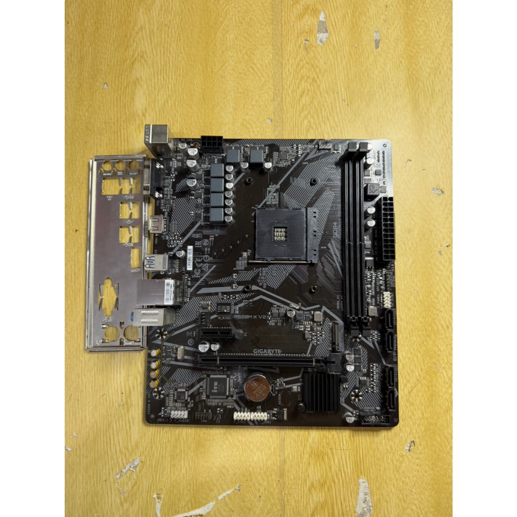 ขายเมนบอร์ดมือสอง GIGABYTE A520M K V2 DDR4 AM4