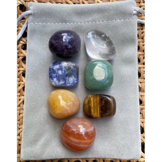 ‼️พร้อมส่งใน🇹🇭‼️Seven Chakra stones set ชุดหินเจ็ดจักระ มีหินธรรมชาติเเท้ 7 ชนิด สวย น่ารักมาก พร้อมถุงกำมะหยี่