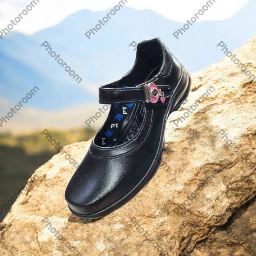 Popteen รองเท้านักเรียนหญิงหนังดำ ยี่ห้อ Popteen   (30-42)ส่งทุกวัน