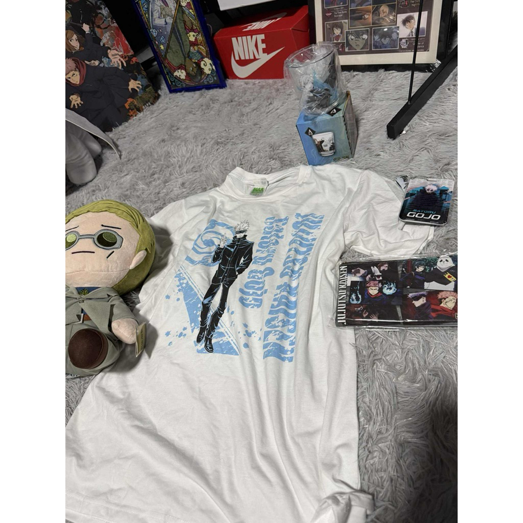 ของสะสมJujutsu Kaisen ของสะสมเสื้อโกโจ ป้ายห้อยคอโกโจ กระเป๋าแก้วน้ำ