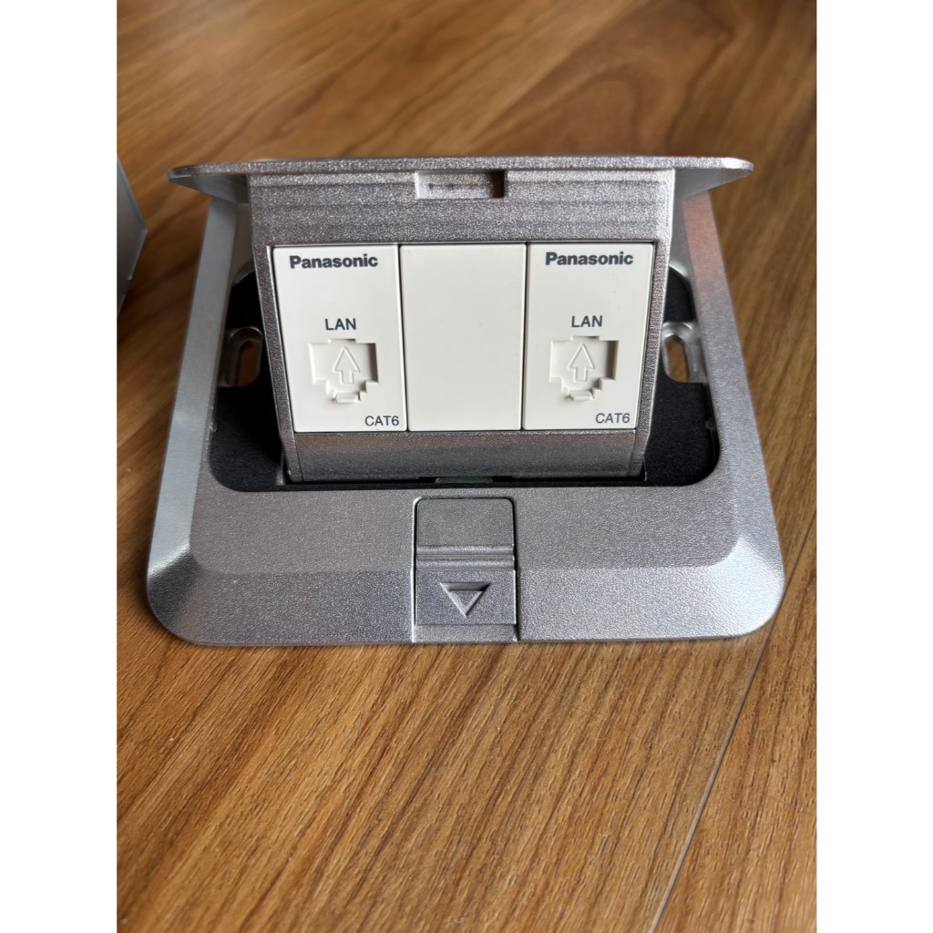 Panasonic DU6966LT9 เต้ารับคู่ LAN CAT6 พานาโซนิค Pop Up Floor Outlet Duplex