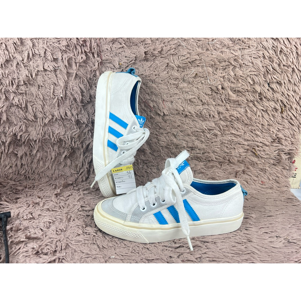 1A028 รองเท้าผ้าใบ Adidas size 36 มือสอง