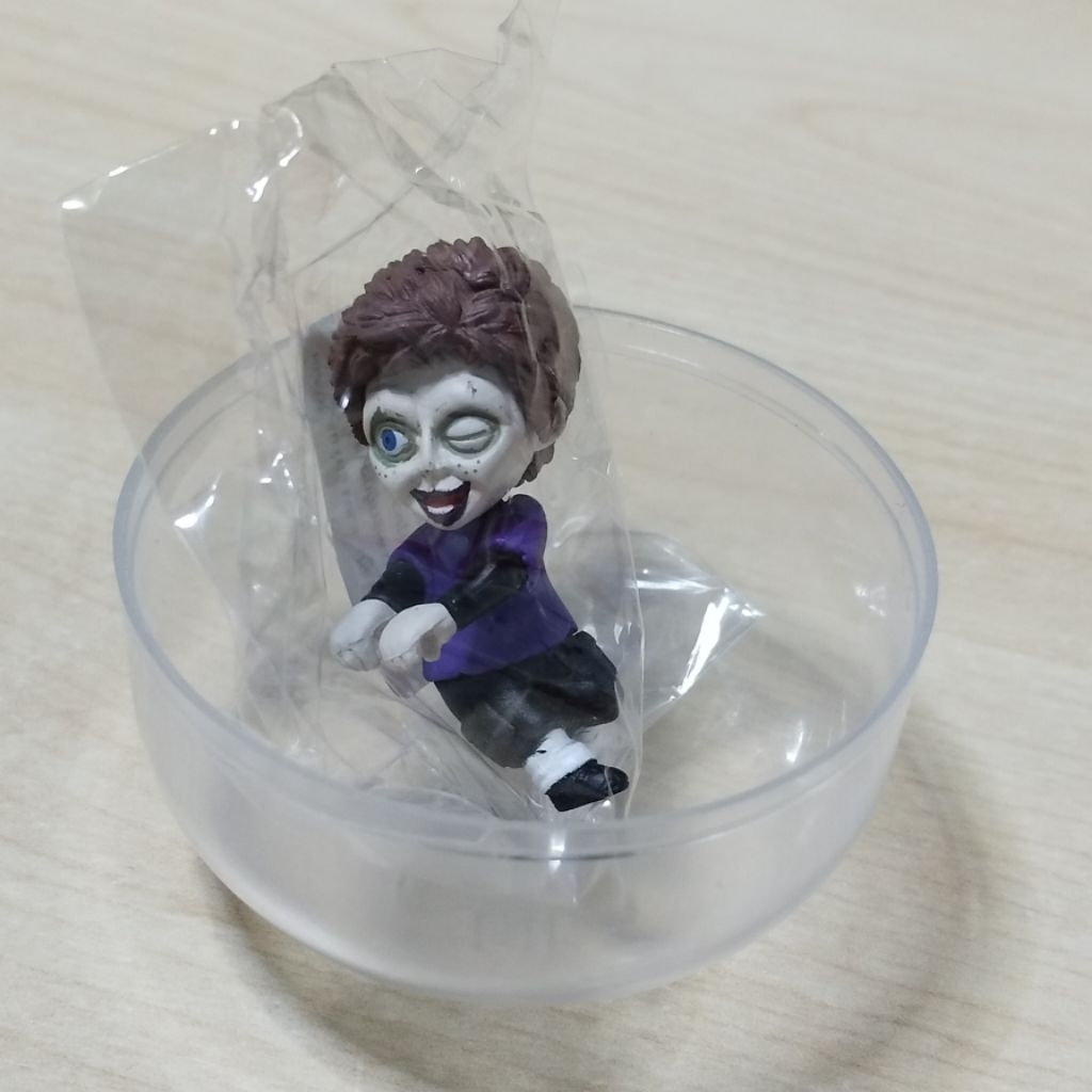 gashapon chucky tiffany glen glenda
