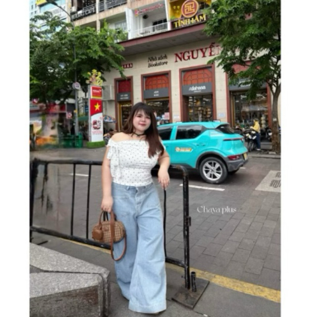 เสื้อปาดไหล่สาวอวบ polka dot