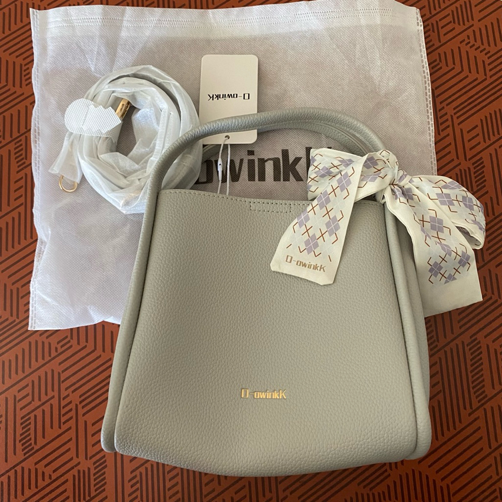 ส่งต่อกระเป๋า O-owinkK สีเทาอ่อน มือ1  อุปกรณ์ครบ