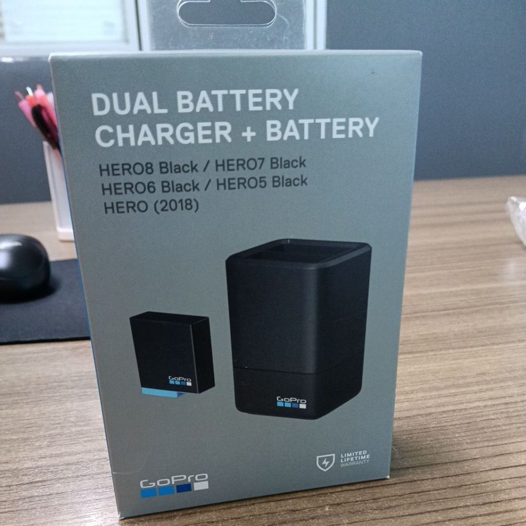 GoPro Dual Battery Charger Hero 5,6,7,8 Hero 2018  มือสอง ยังไม่เคยใช้งาน