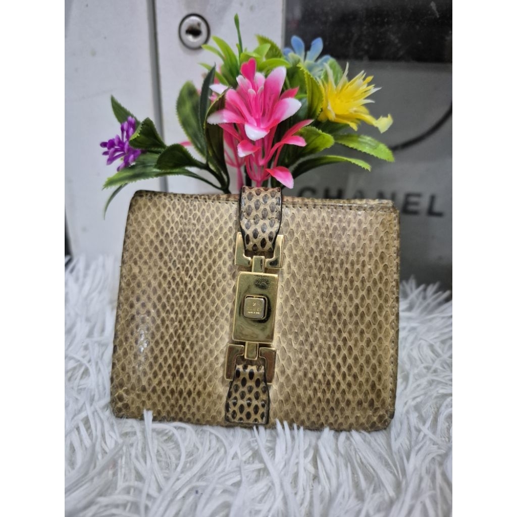 กระเป๋าสตางค์ใบสั้น GUCCI แท้ หน้าเข็มขัดคาดลายงูสวย