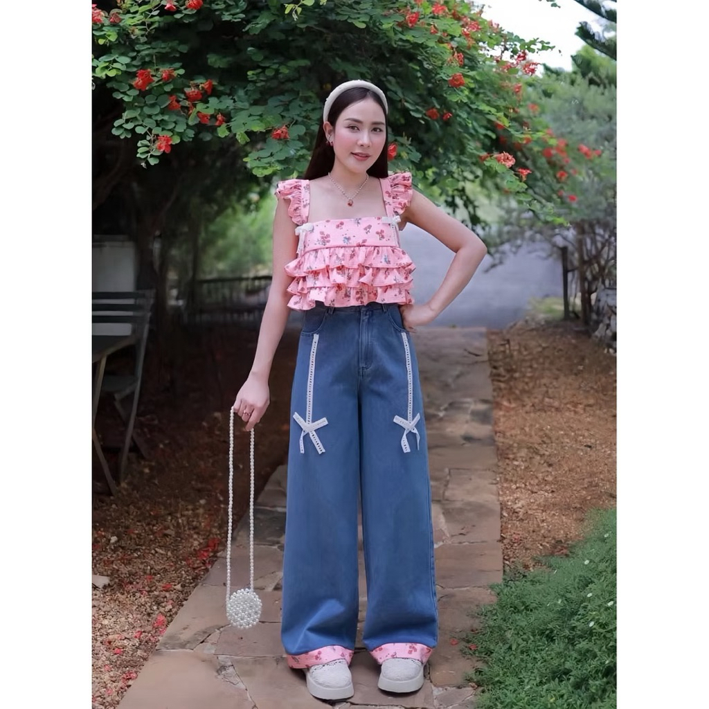 (Size:S)#ValleyGirlมือ1🌈สินค้าพร้อมส่ง🌈เซต2ชิ้นเสื้อครอปแต่งระบาย+กางเกงยีนส์ขายาวแต่งปลายขา,32/26/3