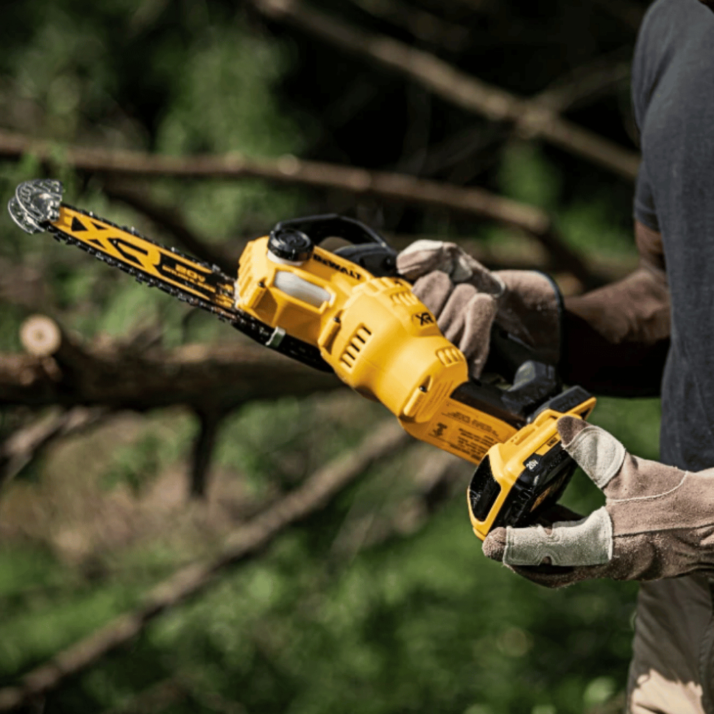 DEWALT DCCS623B เลื่อยโซ่มือเดียวไร้สาย บาร์ 8 นิ้ว  20V (ตัวเปล่า) - รูปที่ 4