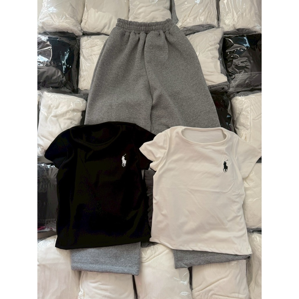 ชุดเซตโปโลมาแล้วค๊าบ  ดำ ขาว กางเกงวอร์ม 📌(มีไซร์เดียวนะคะ)