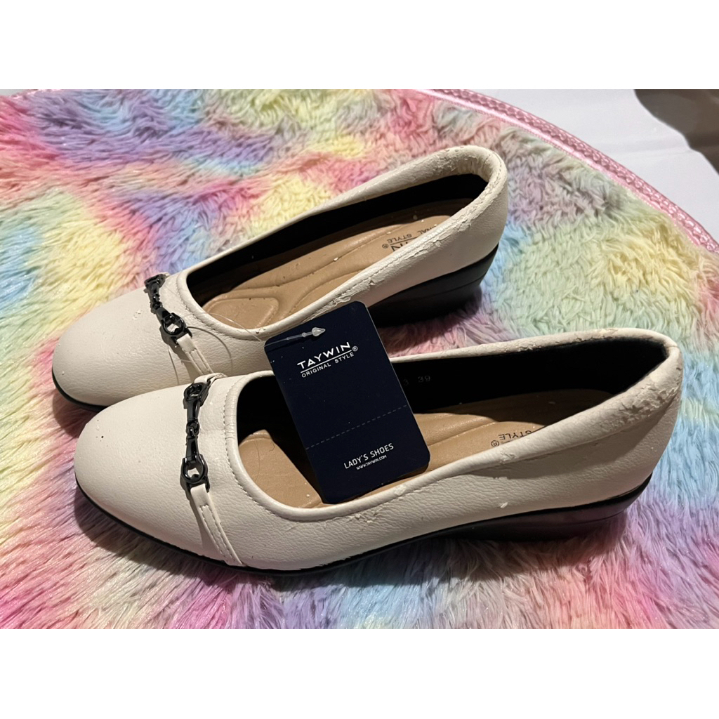 มือ✌🏼รองเท้าคัชชู Taywin ไซส์39