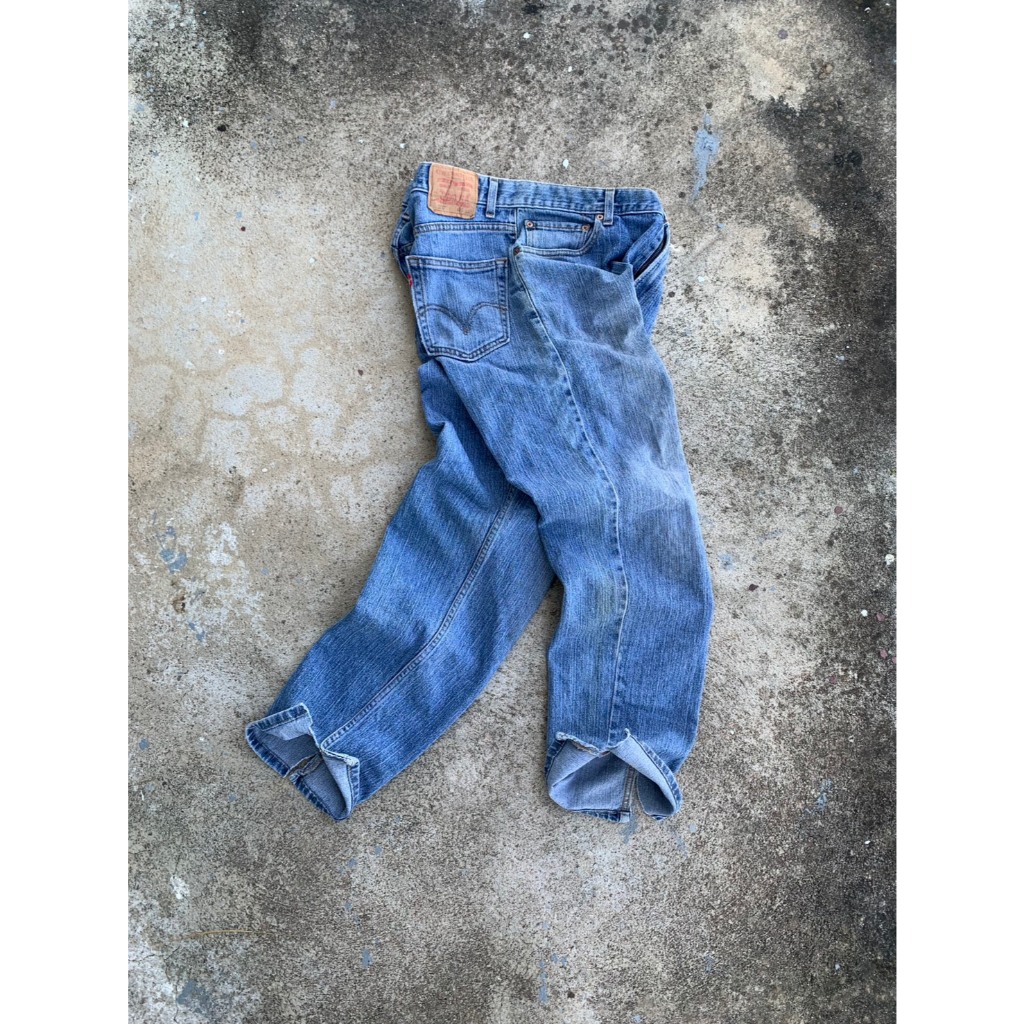 กางเกงยีนส์ขากระบอกลีวายส์ Levi's 550 Relaxed Fit Used [รหัสสินค้า 10-57.4 Levi's 550]