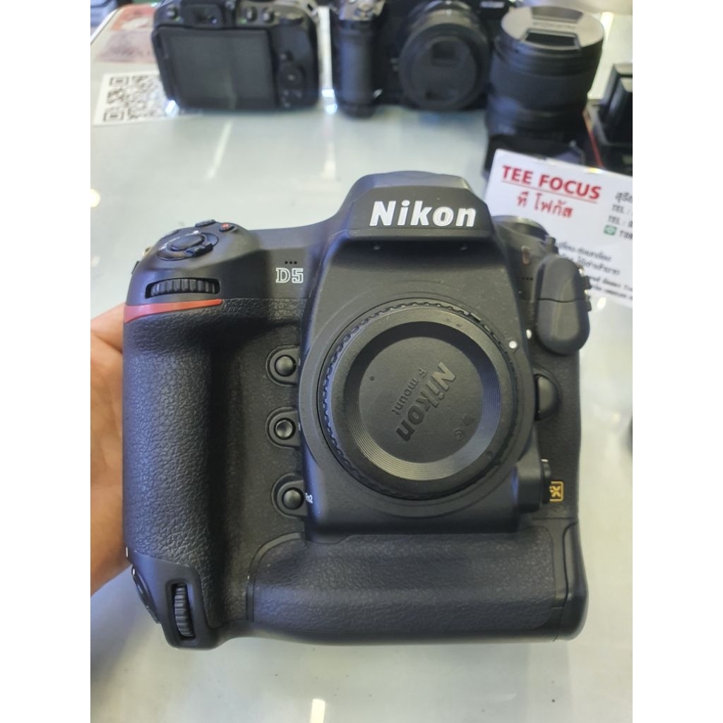 nikon D5 body XQD card