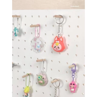 พลาสวูด pegboard ทรงเหลี่ยม ขนาดกลาง มีขาถอดได้ ฟรีหมุดแขวน
