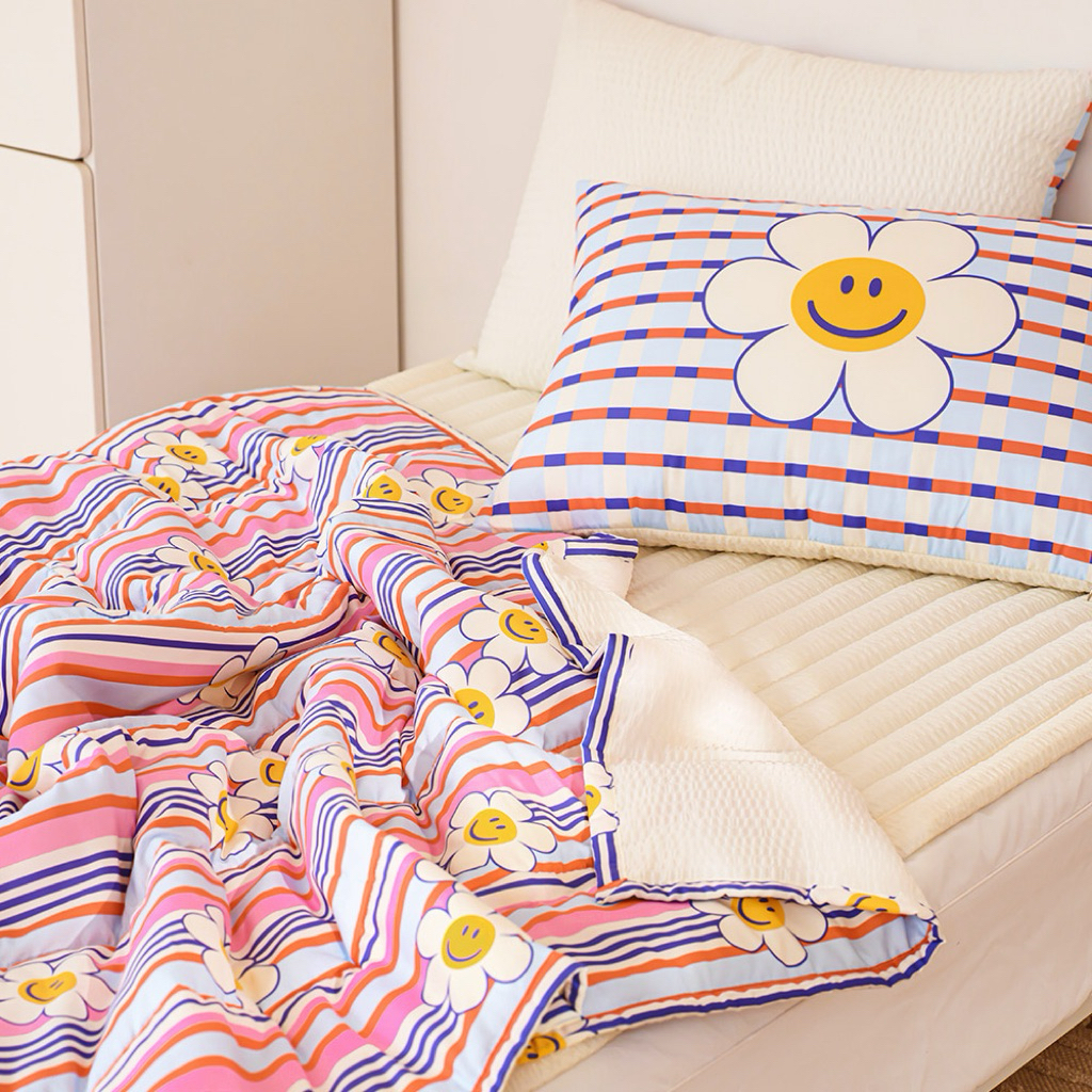 Wiggle Wiggle💯แท้ใหม่✨ผ้านวมแบบบางลายริ้วขนาดกว้าง150cm ยาว200cm(เฉพาะผ้าห่ม)