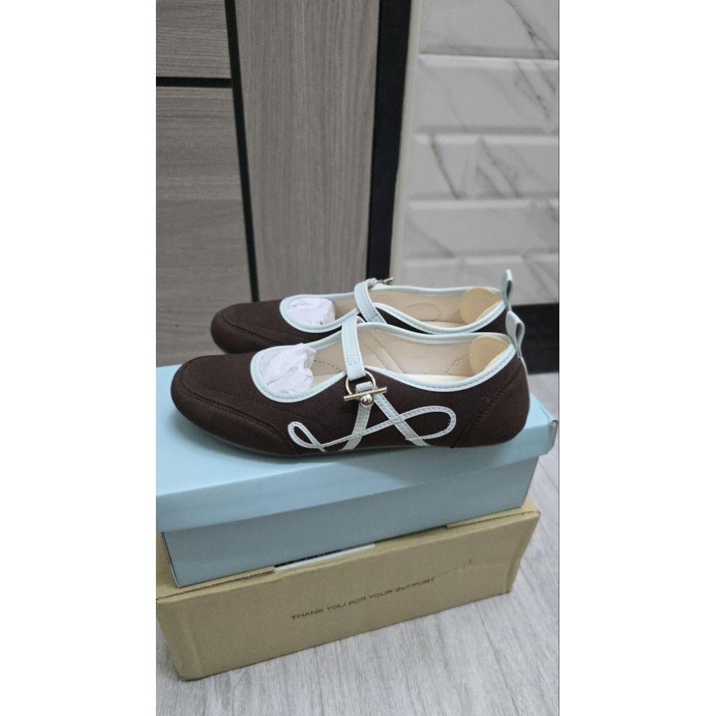 รองเท้าแมรี่เจน สนิกเก้อ the Rookie - Labotte.bkk มือสอง