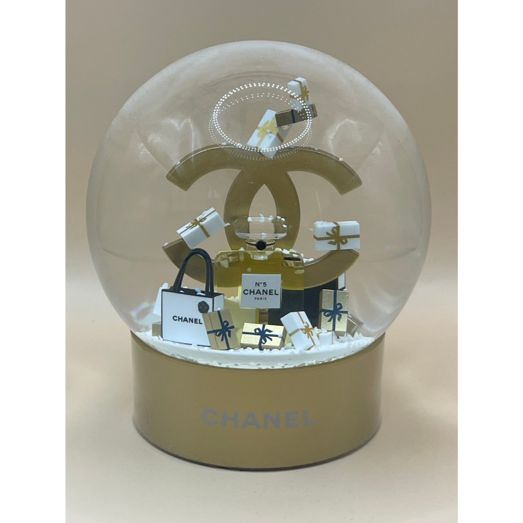 Snowball holiday Chanel N°5  ราคา 4500 บาท