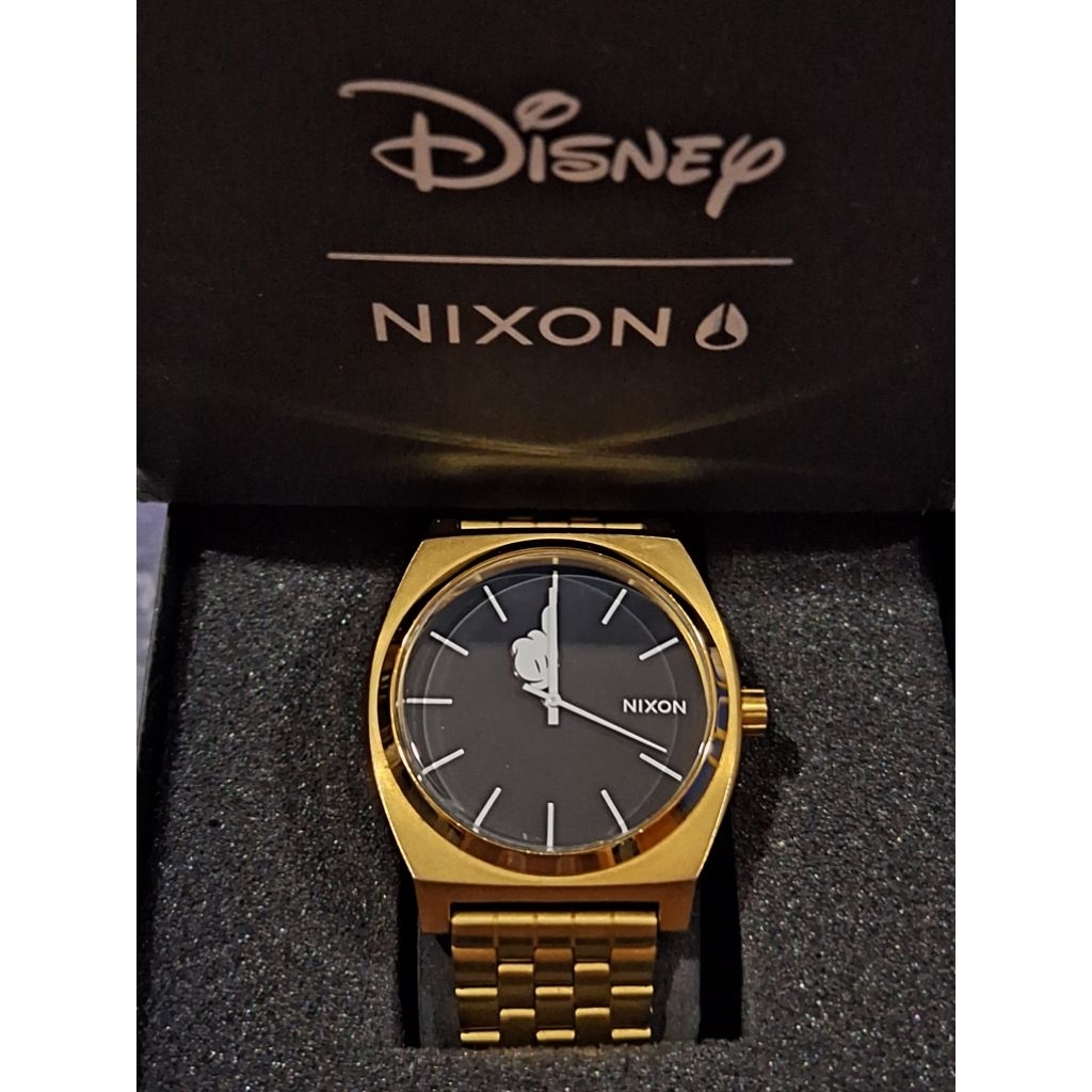 Nixon x Micky mouse gold มือสอง