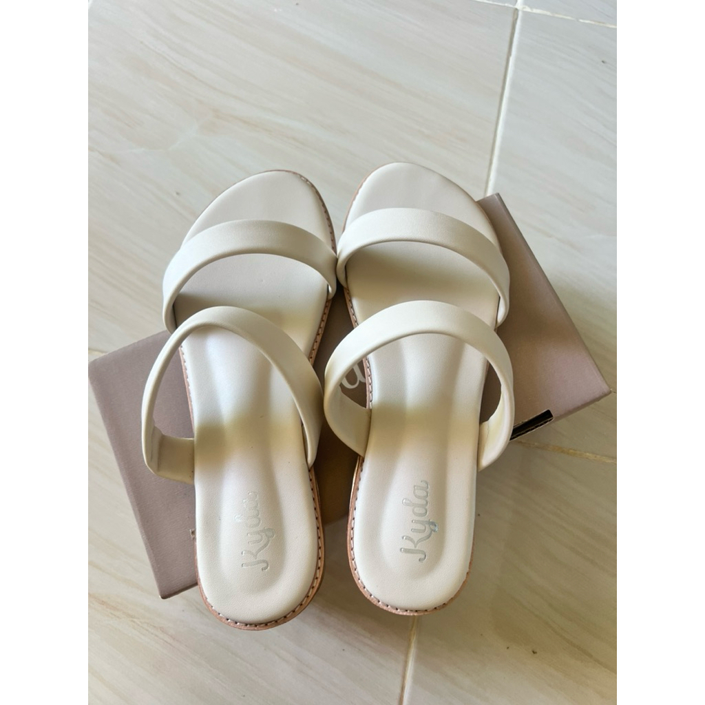 kydaรองเท้าแตะแบรนด์Kyda