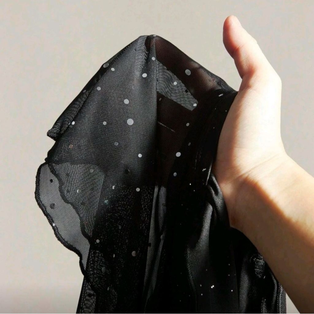 เสื้อสา​ยเดี่ยว​ แต่งกลิต​เตอร์​ ผูกป​มด้าน​หน้า​ ผ้าตา​ข่าย สีดำ​ I พรี​ออเดอร์​ - รูปที่ 6