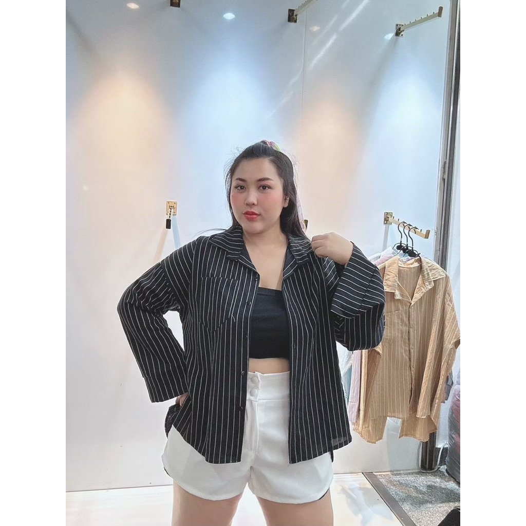 JIRA🐳|เสื้อเชิ้ตผ้าลายริ้ว ผ่าหลัง กระดุมหน้า อกหน้าผ้า 50 นิ้ว ด้านหน้า 24 นิ้ว ด้่นหลัง 30 นิ้ว