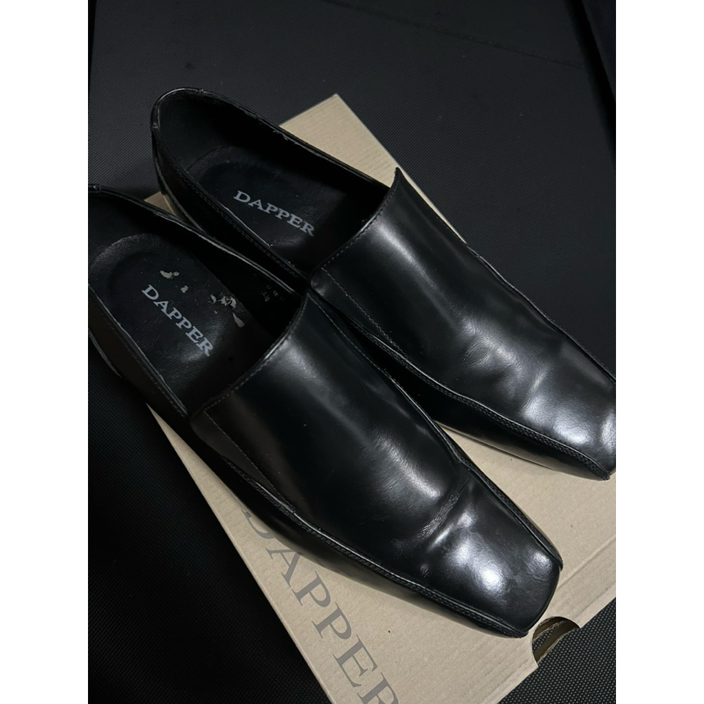 (แท้ช็อปไทย มีกล่องครับ) รองเท้า Dapper Formal Plain Toe Loafer หนังมันเงา สภาพดีไม่มีรอยข่วน ไซส์เบ