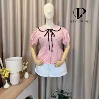 เสื้อลายจุดคอบัวสาวอวบอ้วน แต่งกระดุมหน้า ผ้าครัชลายจุด 2 ไซร์ 38-52" รุ่นT87
