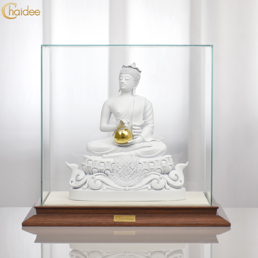 CHAIDEE พระอุปคุต สีขาวปิดทองอุ้มบาตร ผลงงานประติมากรรม โชคลาภและความมั่งคั่ง