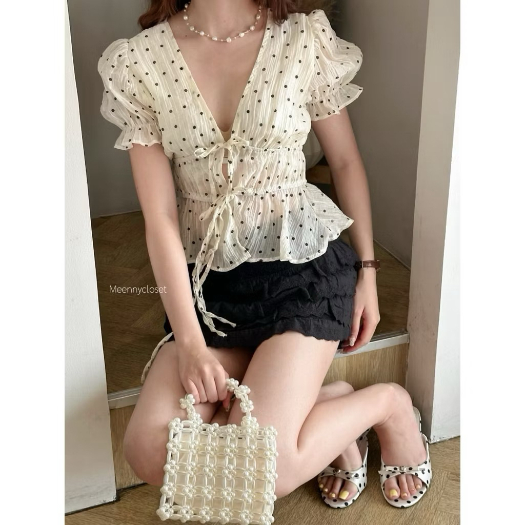 เสื้ิอลายจุด meeny closet size m ยังไม่เคยใส่