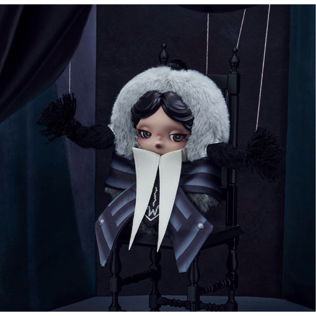 พร้อมส่งจาก 🇹🇭SKULLPANDA × Wednesday Plush (Nevermore Academy Uniform Version)