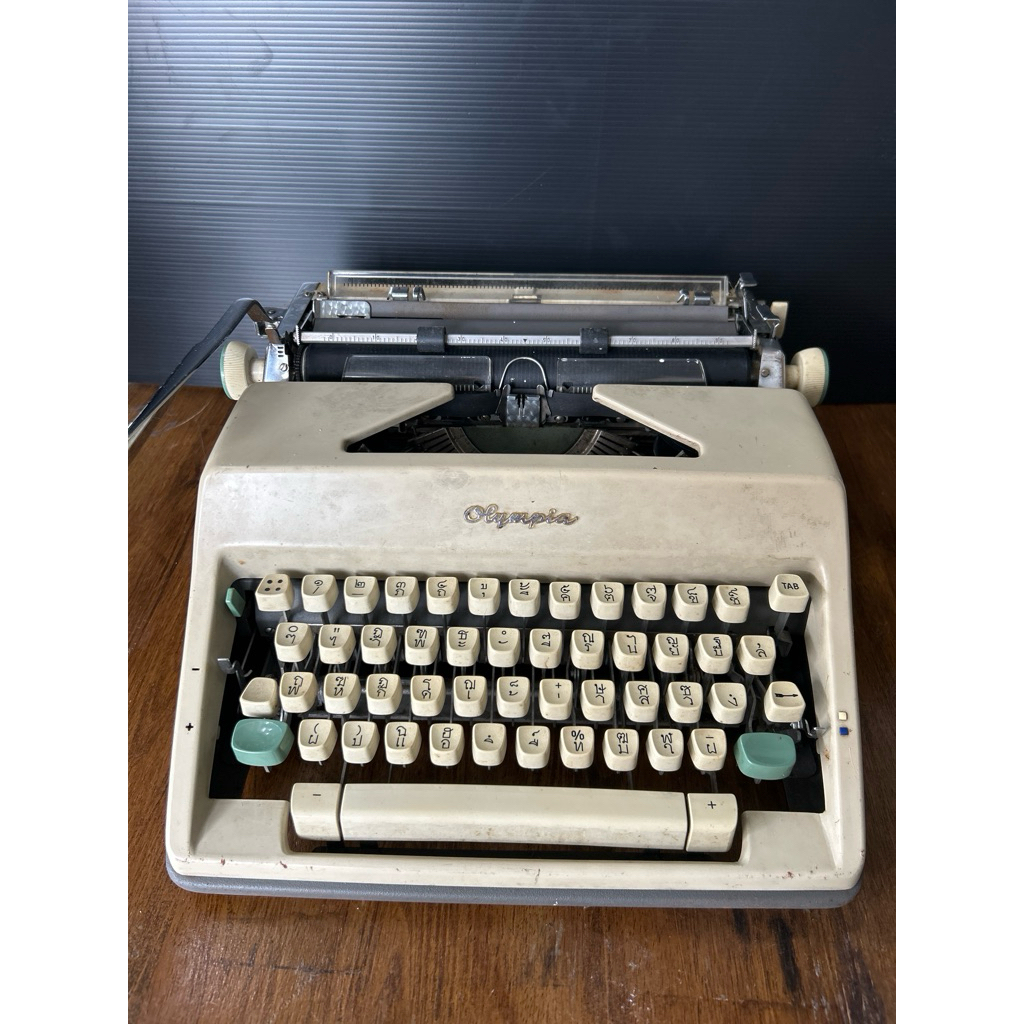 เครื่องพิมพ์ดีดภาษาไทย Olympia Udom Vidhya ตัวเลขไทย Made in western Germany