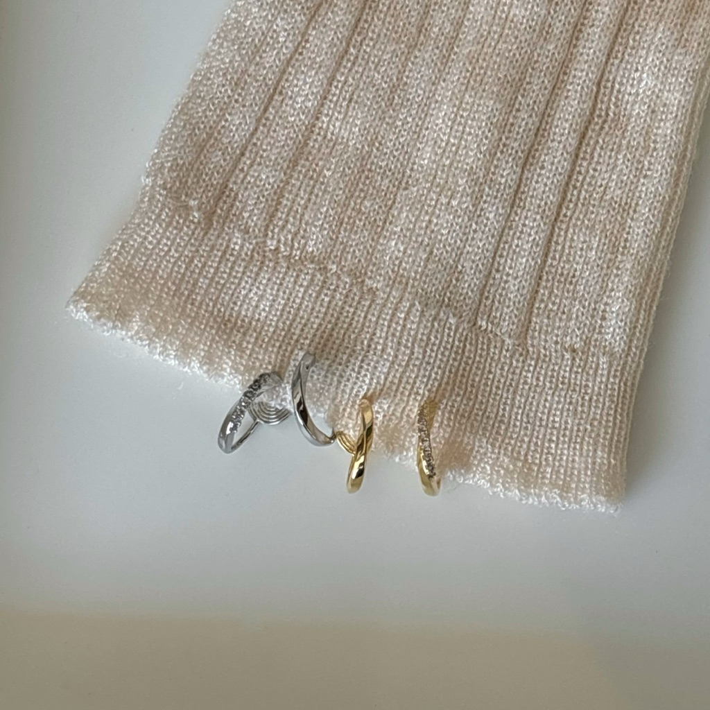 ต่างหูหนีบรุ่นTiny Twist Hoop แป้นขดลวด