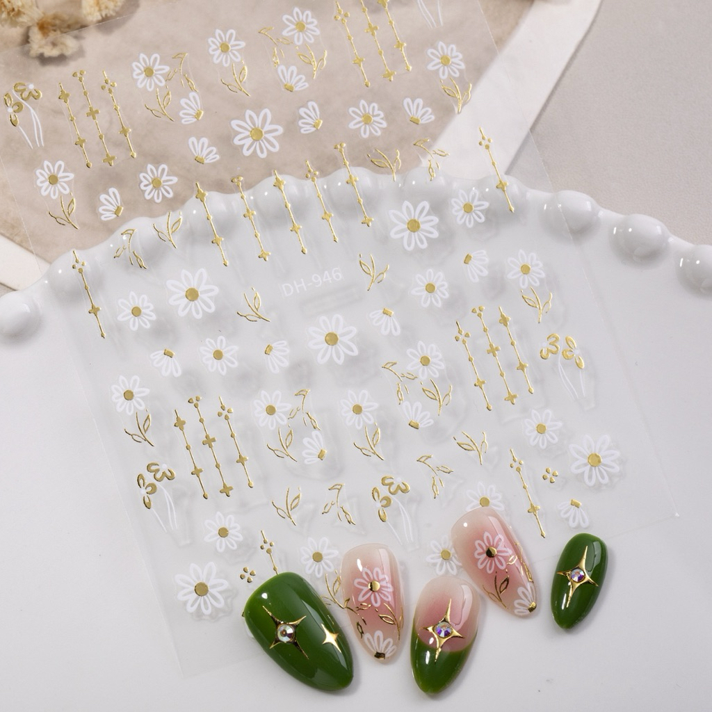 สติกเกอร์ติดเล็บ ลายดอกไม้สุดหรู 3D แผ่นละ 9 บาท สินค้าพร้อมส่งในไทย