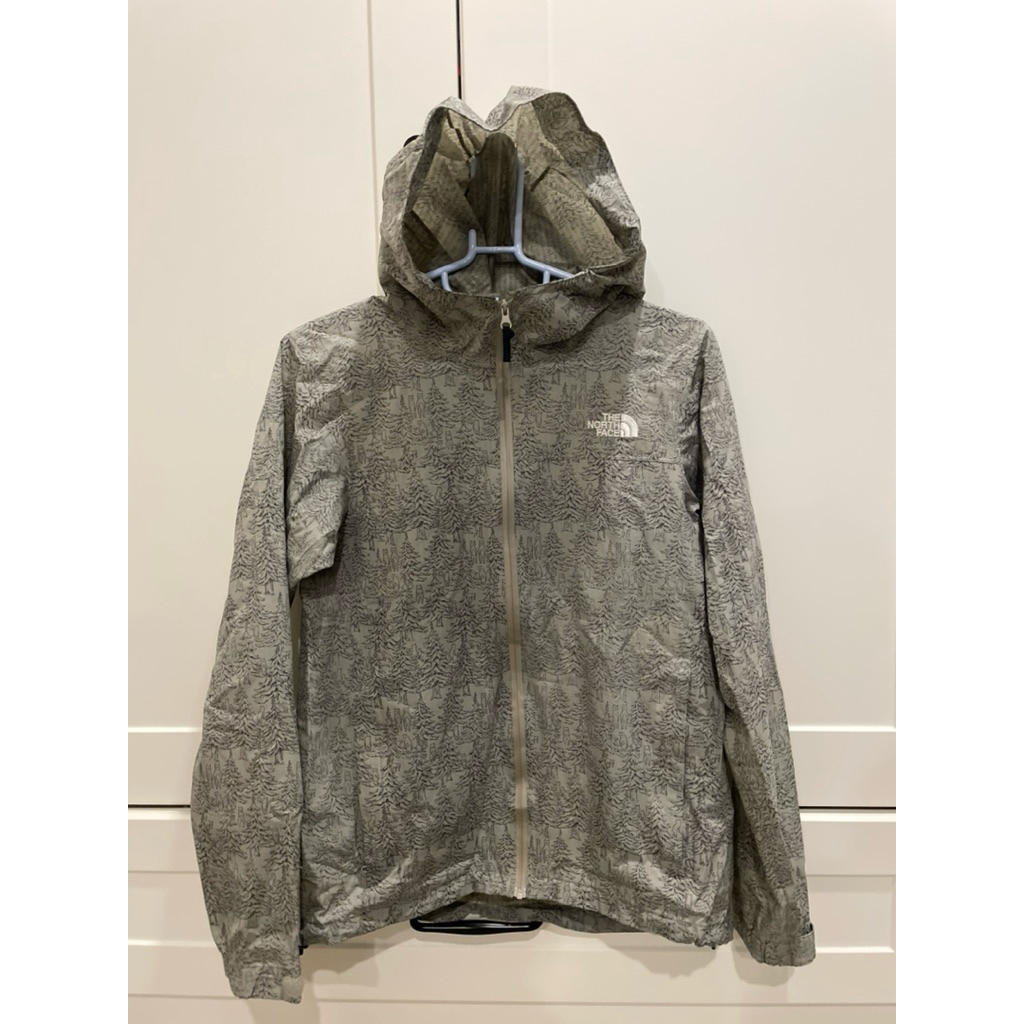 เสื้อกันลม กันฝน The North Face มือสอง ผู้หญิง(มีตำหนิที่ยางเคลือบด้านใน)
