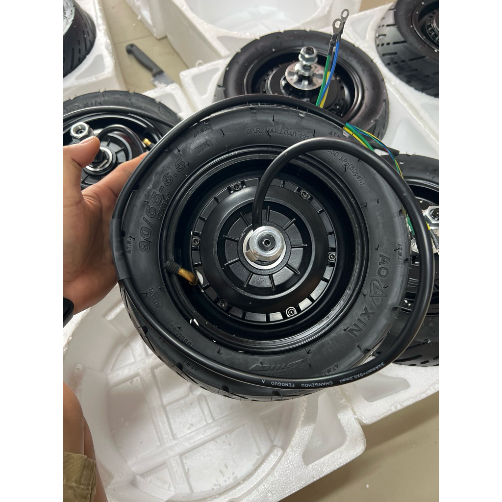 พร้อมส่งในไทย! มอเตอร์สกู๊ตเตอร์ไฟฟ้าขอบ 6 นิ้วรวมยาง 10นิ้ว 60-72v1600w แท้ 45H พร้อมยางทำความเร็วไ