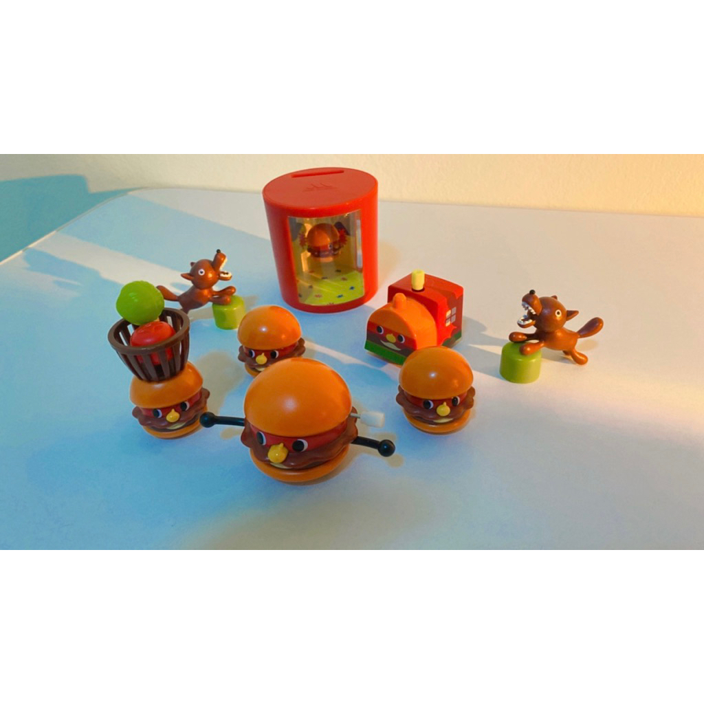 ✨MOS Burger ( มอส เบอร์เกอร์ )โมเดล ยกเซ็ท🍔