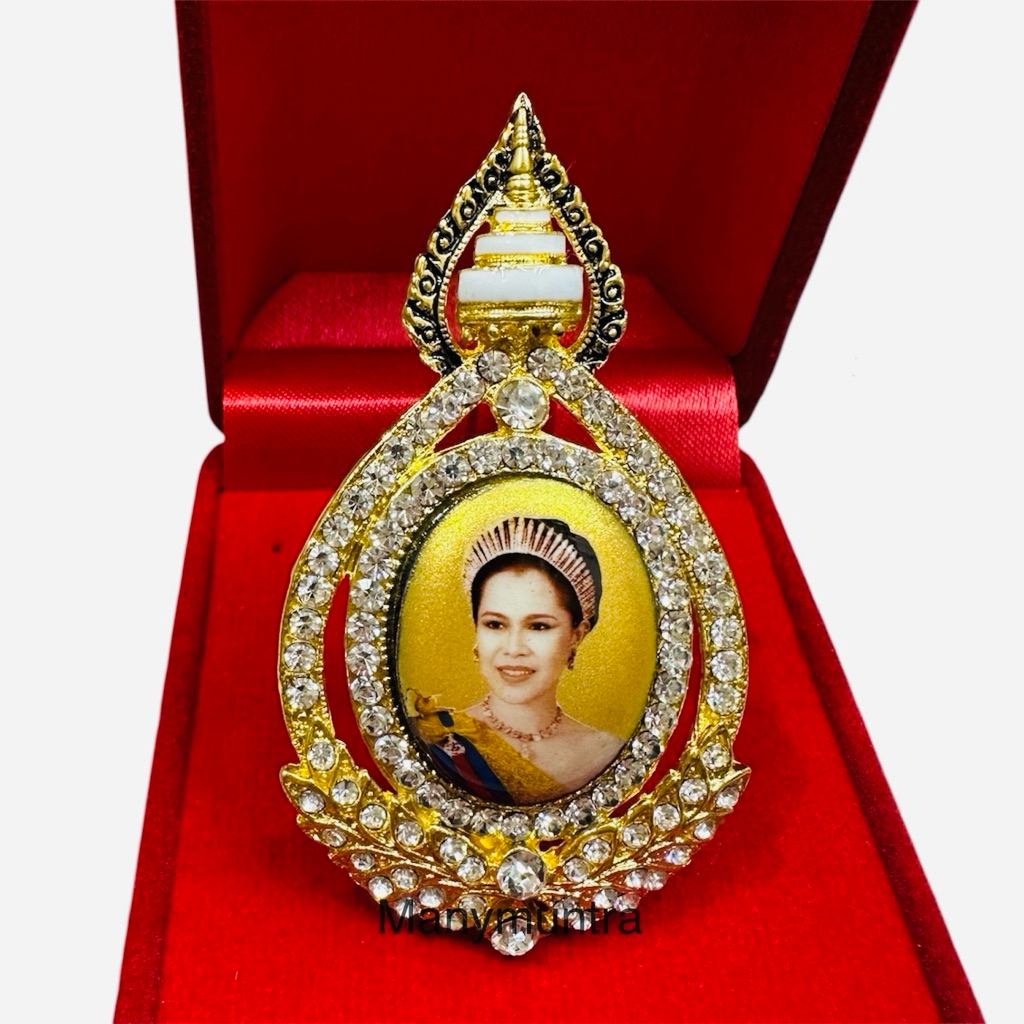 เข็มกลัดที่ระลึก พระพันปีหลวง ประดับเพ็ชร พร้อมกล่องกำมะหยี่