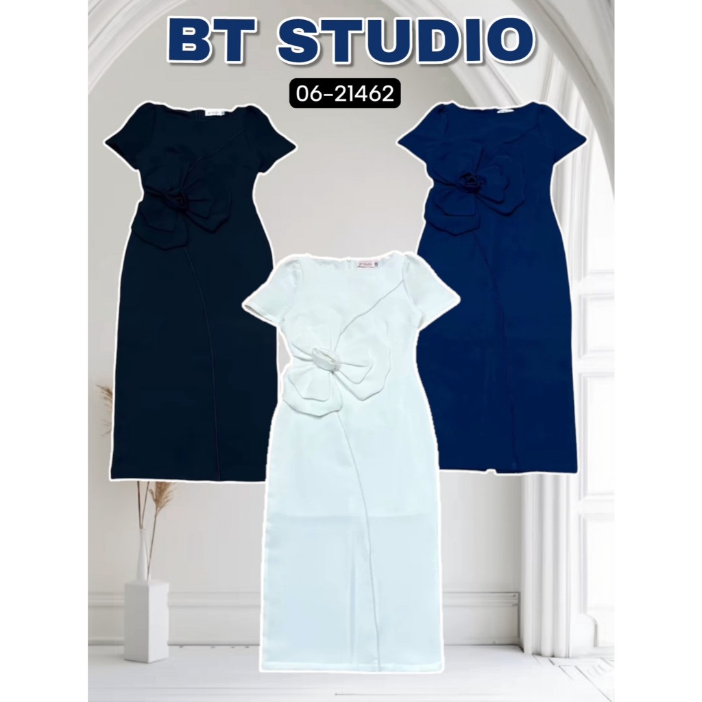 BT 06-21462F เดรสยาวดีเทลแขนสั้นคอกลมแต่งกุ้นเรียงติดดอกไม้ใหญ่ ผ่าหลัง มีซับในสั้นด้านใน ซิปหลัง