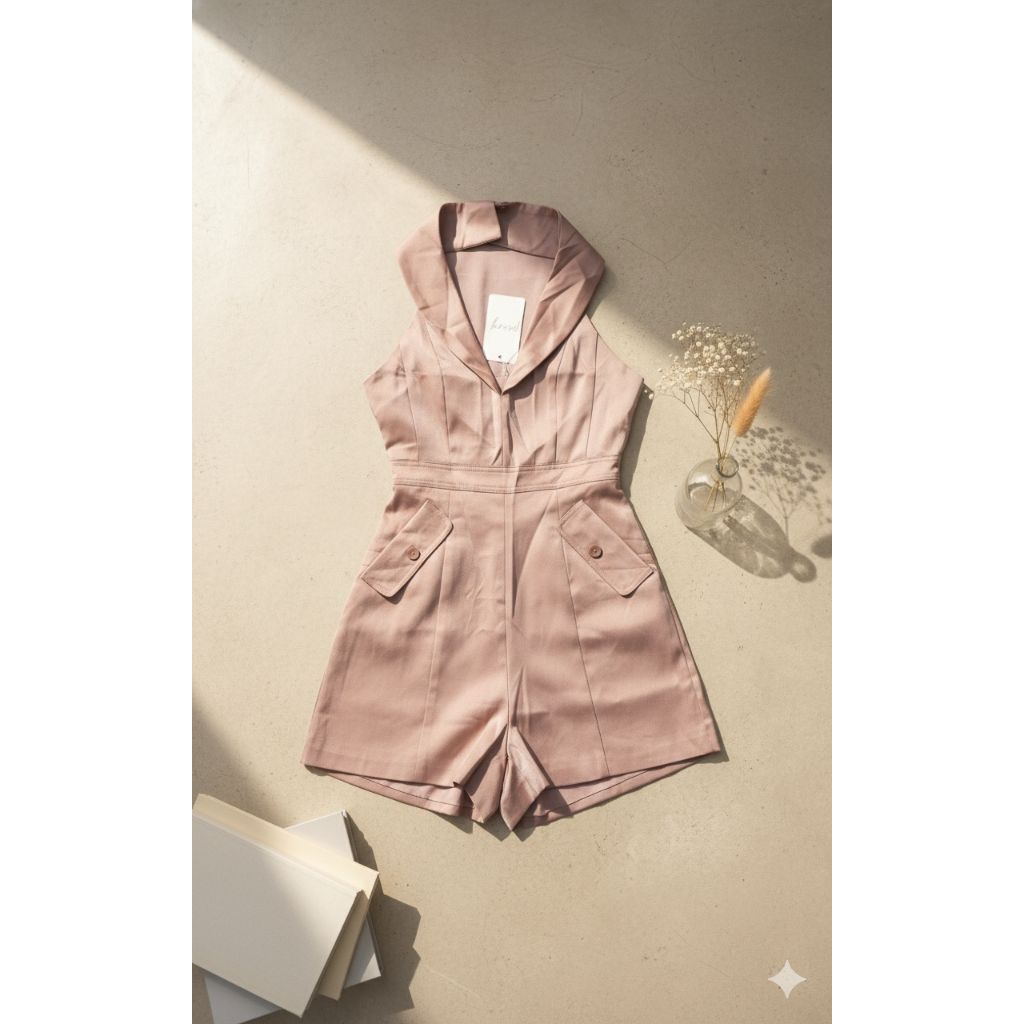 ป้ายpeonyชุดจั้มสั้นคลองคอเปิดหลัง